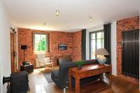 One-Bedroom Apartment - Kaminfeuer
