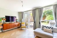 Stylish Islington Garden Flat Sleeps Four - B&B Londra