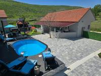 Grey House with heated pool Kričke Drniš - Ferienwohnung Kričke