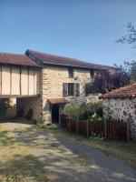 Gite rural aux portes de l'Auvergne - B&B Les Serres