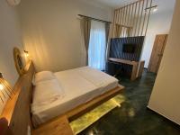 King Room with Spa Bath