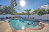 Newly Renovated - Sunny Family Haven in Pompano - Chambres d'hôtes Pompano Beach