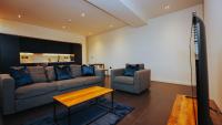 StayZo_Nichols Building_Spacious 3-Bedroom Apartment - B&B