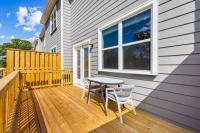 Price Cut, New Lux Home 5 mins to Airport , 15 min to Downtown, 25 min to Buckhead with 3 beds and 3 baths - Chambres d'hôtes Atlanta
