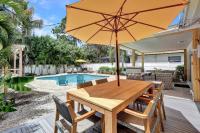 The Beach House! - 1 Mile to Vanderbilt Beach! Southern Exposure, Pool - B&B Naples