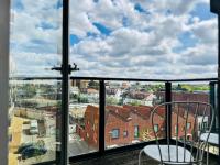 Lakeside Retreat - Spacious 1BR - Peaceful Base Near Wembley - B&B The Hyde