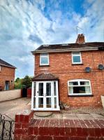 Sapphire Quarters, 3BR, En Suite, Private Parking - Bed and Breakfast Hindlip