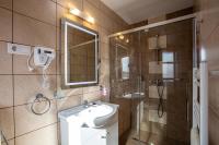 Tweepersoonskamer met een Eigen Externe Badkamer