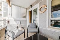 Apartamento de 2 dormitorios con terraza y vistas al mar