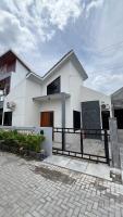 Omah Gedongan Homestay - B&B Sawahan