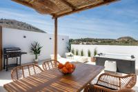 Onar -Quiet Luxury Suites with Private Jacuzzi-Ideal for Couples - B&B Archangelos