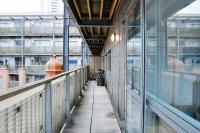 Modern 2BR Apartment with Balcony Views - B&B Manchester