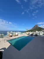 Top Flat Leblon, Rooftop Pool, Gym, Sauna, Vista Mar e Dois Irmãos - B&B Rio de Janeiro