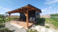 Mimosa forest view house near Oradea- pet friendly free parking - Bed and Breakfast Gepiu