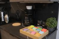 Unit 8 Spacious 2BR Penthouse Sleeps 8 - B&B Washington D.C.