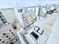 The Bugibba Central Penthouse! - Bed and Breakfast