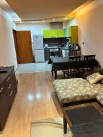 Appartamento con 2 Camere da Letto, Balcone e Terrazza