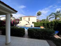 Seaside villa 4bdr, large pool with car included - B&B Meneou