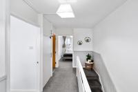 Spacious 3-Bed Apartment with Free parking & Fast Wi-Fi for contractors, Corporate & Families - Chambres d'hôtes Londres