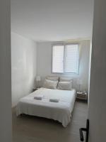 Location de chambre proche de toute commodités à 1 minute du tramway et à 9 min de centre ville et parking gratuit dans résidence privée - Ferienwohnung