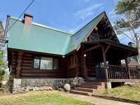 Hakuba Riverside Loghouse - B&B