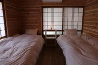 Zweibettzimmer mit Bergblick