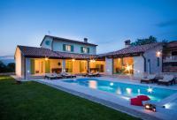 Villa Macarinka, a luxurious, private villa minutes from the beach - B&B Ubasico