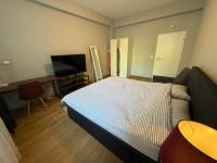 Deluxe Apartment with 2 Rooms L-Peony - Ferienwohnung Köln