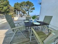 Seafront flat with indoor pool with stunning views - Chambres d’hôtes Plestin-les-Grèves