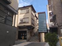 Amplio y céntrico piso a pie de calle - B&B Sabiñánigo