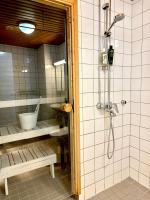 Helsinki stylish one bedroom apartment - metro, sauna and free parking - Bed and Breakfast Helsinki