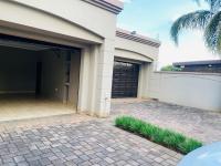 OR Tambo Airport Mansion ,Self Catering Holiday Home - Chambres d’hôtes Boksburg