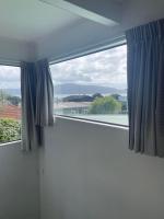 Beach House with an oceanview! - Ferienwohnung Paraparaumu