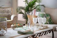 Grandi Residenze Napoli- Piazza Carità con vista - B&B Napoli