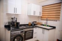 RealShala Stylish & Cozy 1-BR Adjiriganor - B&B Ashalebotwe