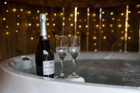 Ivydene Luxury Cottage with Covered Hot Tub - B&B Malvern Wells