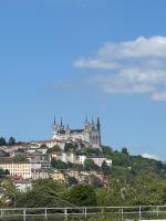 Spacieux T3 80m2 plein centre presque ile ! - B&B Lione