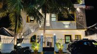 THE HOTEL- At Eden Beach - B&B