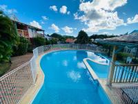 Duplex Le Colibri 2-4p confort internet piscine plage à 5min - B&B Sainte-Anne