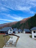 Cabanele Păstrăvăriei Parva - B&B