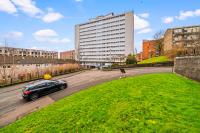 One Bed Holiday Home in the Heart of Glasgow - B&B Glasgow