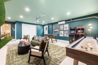 Playcation Putt Putt Pool Tiki Bar Game Room - Bed and Breakfast Largo