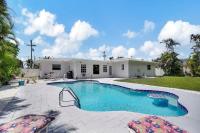 3 Palms Pool Home - Bed and Breakfast Cape Coral