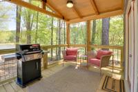 Fish and Hike Cabin Hideaway with Deck in Alabama - B&B
