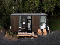 Airstrip Stays by Tiny Away - Bed and Breakfast