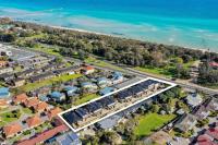 Seaside Rosebud Home with Garden Alfresco - Ferienwohnung