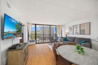 Waikiki Banyan Ocean View Oasis with Free Parking! - B&B Honolulu