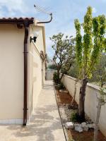 Sunny Mediterranean Home near the Sea - B&B