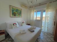 FELYX APARTMENT - Bright, Spacious, and 100 mt from the waves - Lavinio Mare - B&B Anzio