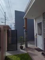 DJS Suites 2 Bedroom ,2BA with Parking inside 10Min to SM Mall near Airport, Netflix, Fast Wifi, Hot &Cold Shower - Chambres d'hôtes General Santos